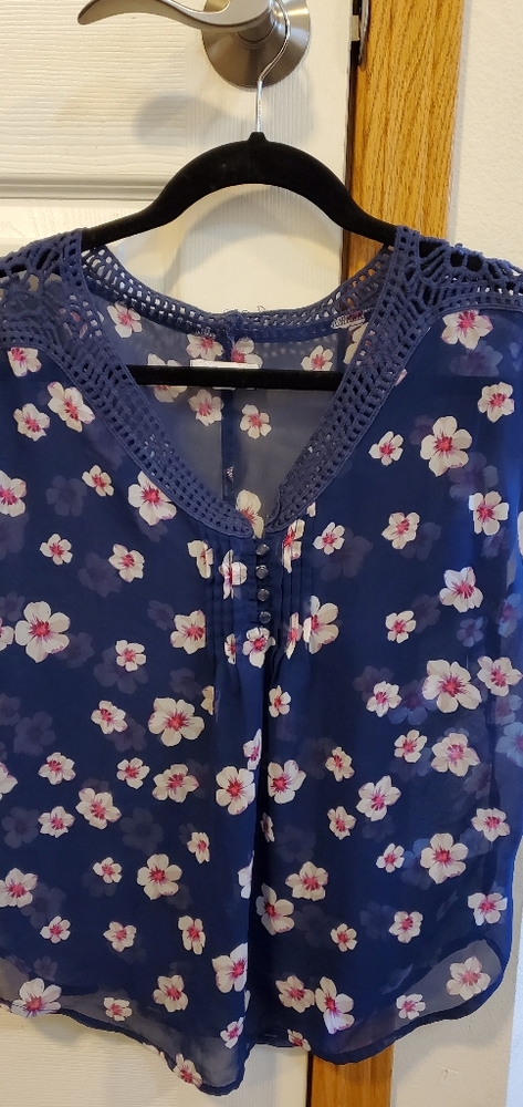 Candie's Floral Blouse